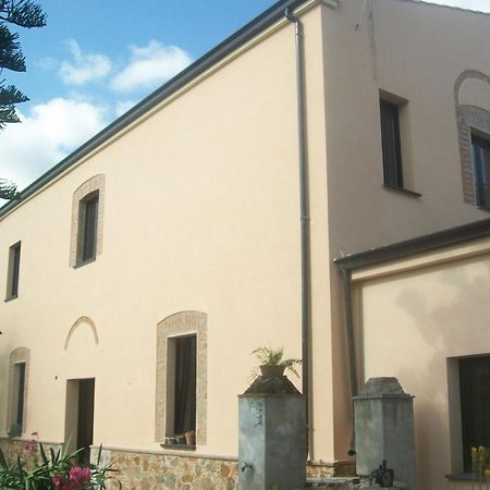 Is Scabas Guestrooms Solarussa Exterior photo