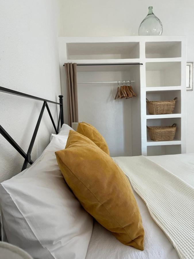 Is Scabas Guestrooms Solarussa Exterior photo