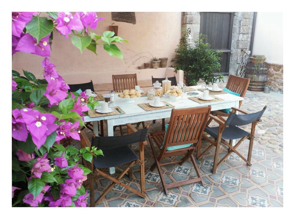 Is Scabas Guestrooms Solarussa Exterior photo